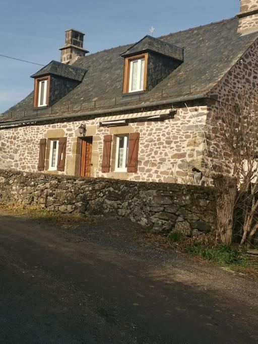 Maison Chez La Malie Le Monteil  Екстериор снимка